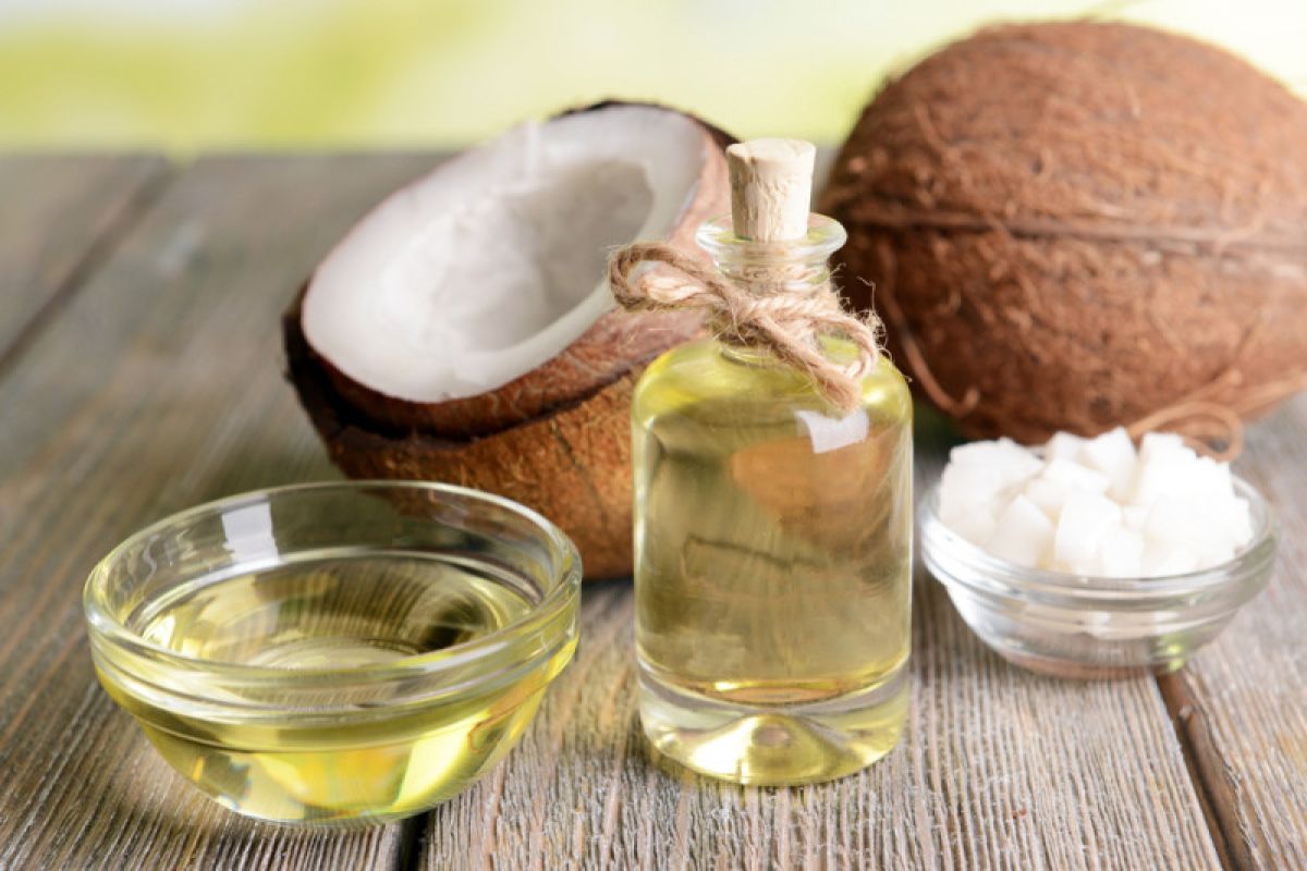 7 manfaat minyak kelapa untuk kecantikan dan kesehatan